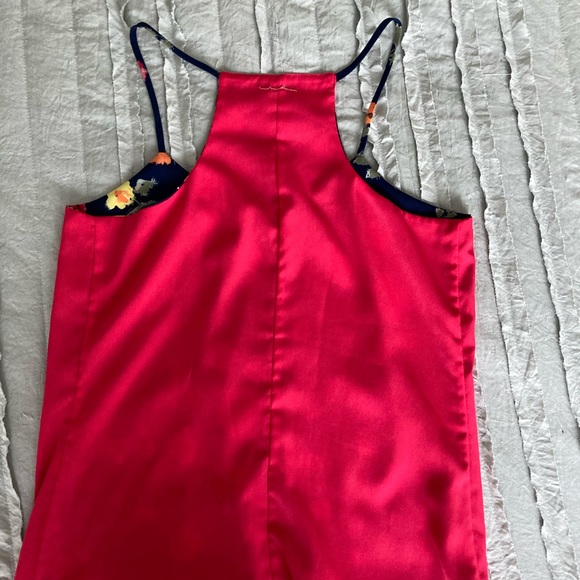 Express Reversible Tank Top - Floral and Pink - Picture 4 of 4